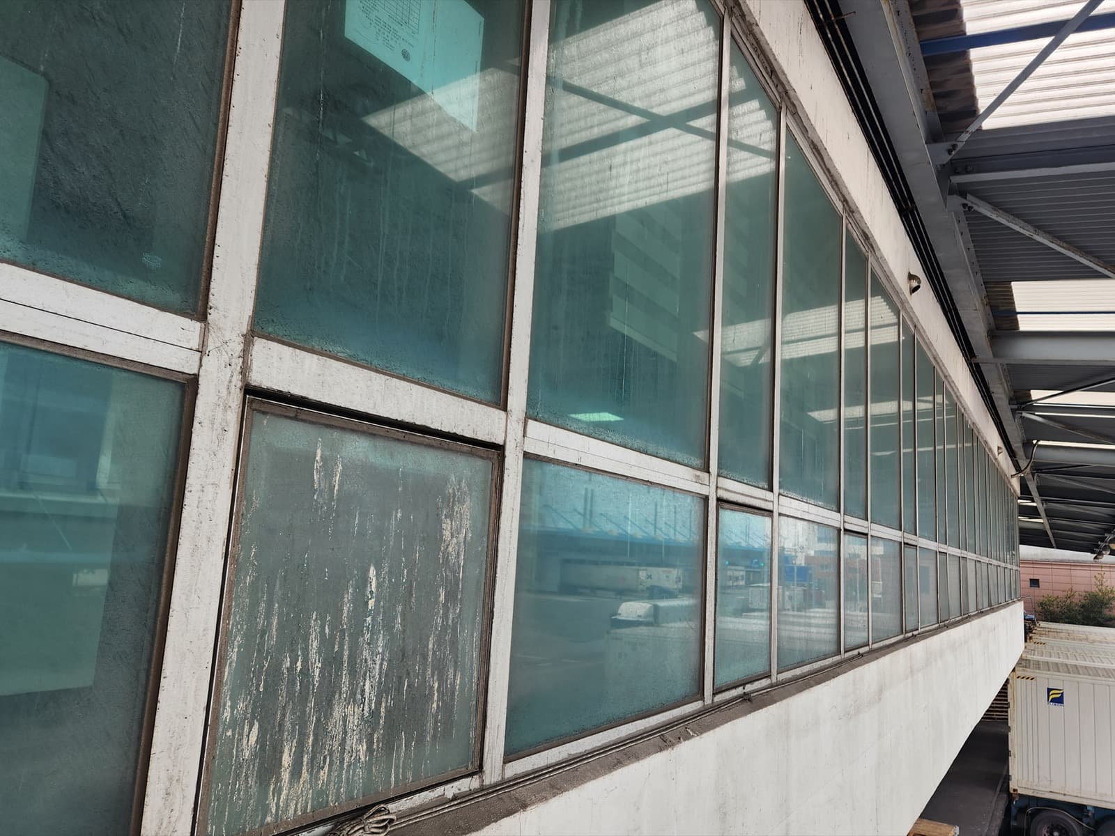 유리창청소 청소전