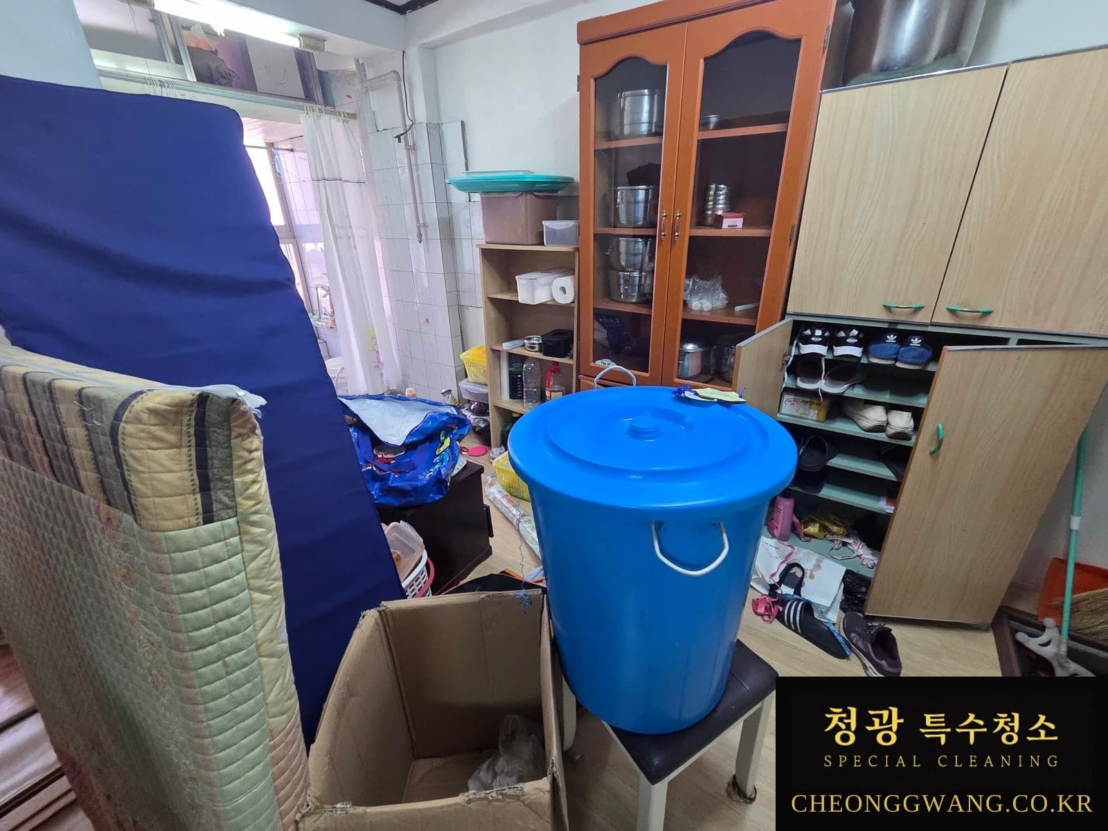 부산 동구 두 세대 유품정리 분류·반출 중 현장 9