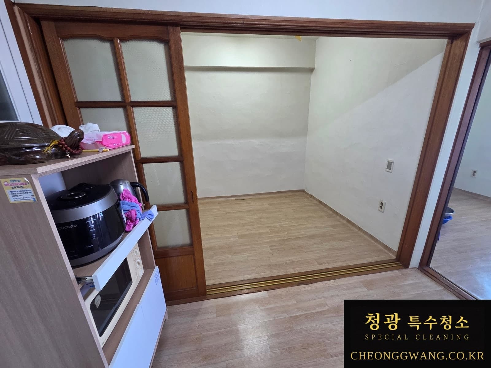 부산 동구 두 세대 유품정리 분류·반출 중 현장 13